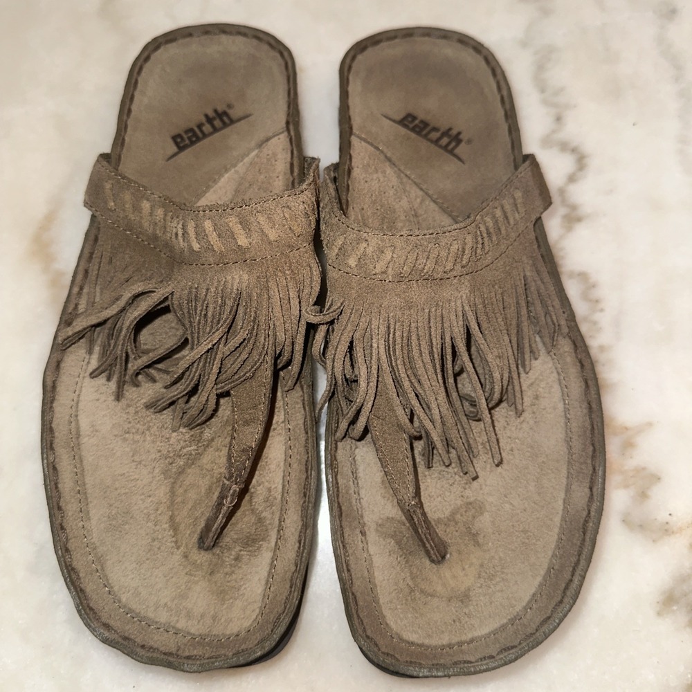 Kalso Earth Nature Brown‎ Suede Fringe Thong Sandals Women's Size 7.5 Men's 5.5